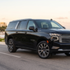 Raíces Latinas Travel - Chevrolet Suburban High Country VIP Vista lateral de Chevrolet Suburban High Country de lujo en la Riviera Maya - Traslado VIP con Raíces Latinas Travel