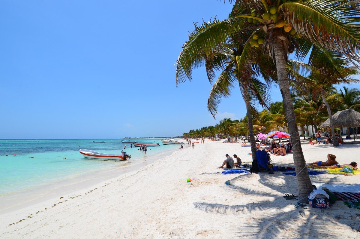 Playa de Akumal durante experiencia de snorkel con tortugas