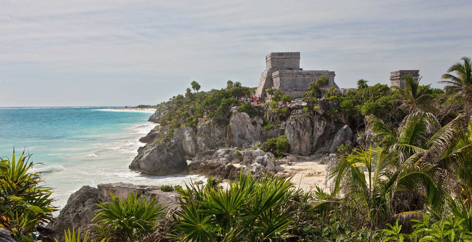 Zona arqueológica de Tulum frente al Caribe Mexicano